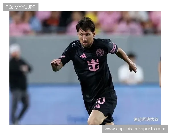 球员在友谊赛中表现出组织进攻能力获赞，球星友谊赛